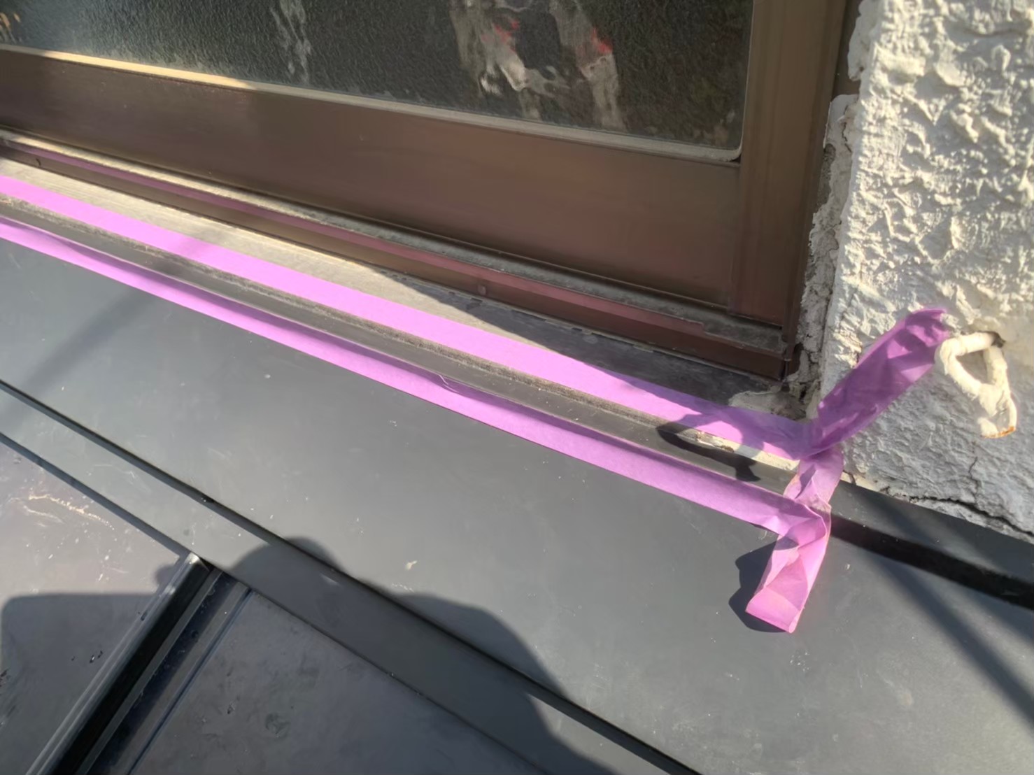 サッシ周りの雨押え板金